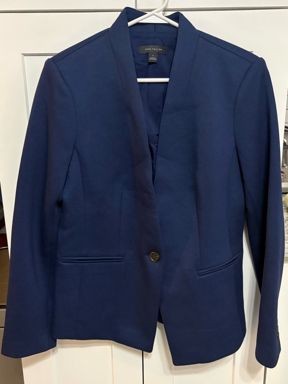 Ann Taylor Navy Cutaway Blazer in Bi-Stretch Size 4